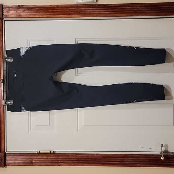 Athleta Luminous Powder Peak Tight Medium - Picture 3 of 11